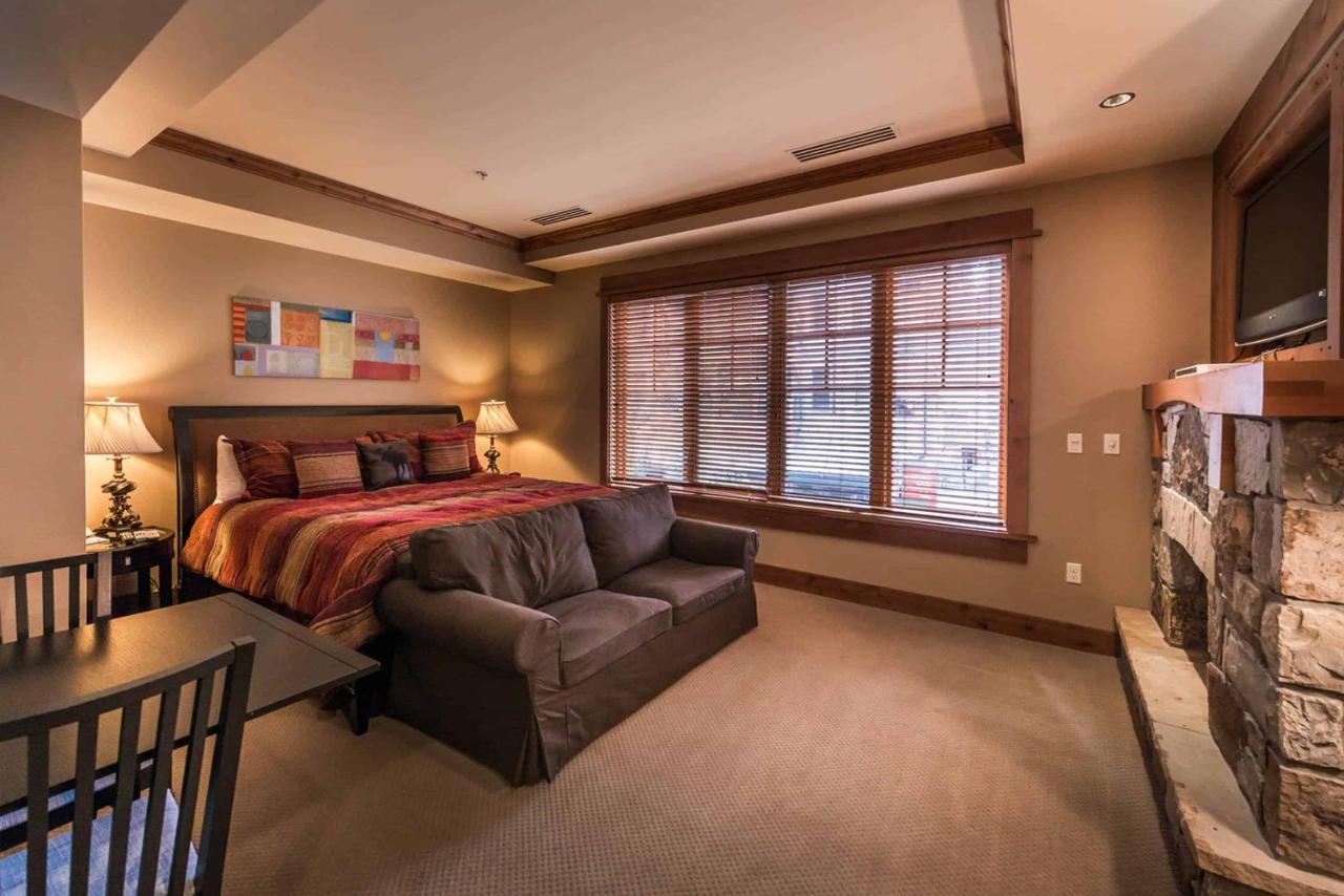 East West Hospitality At Tahoe Truckee Exterior photo