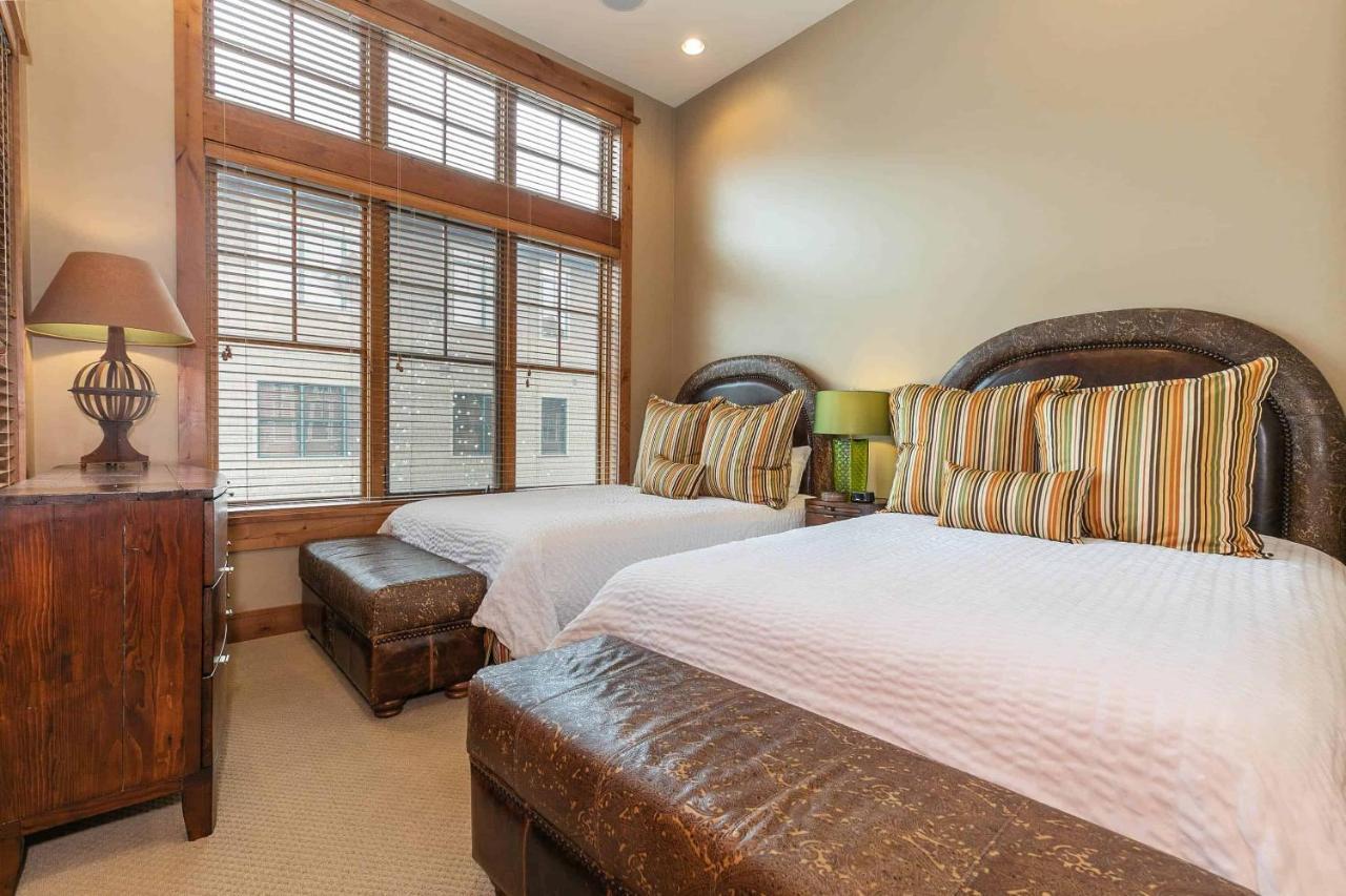 East West Hospitality At Tahoe Truckee Exterior photo