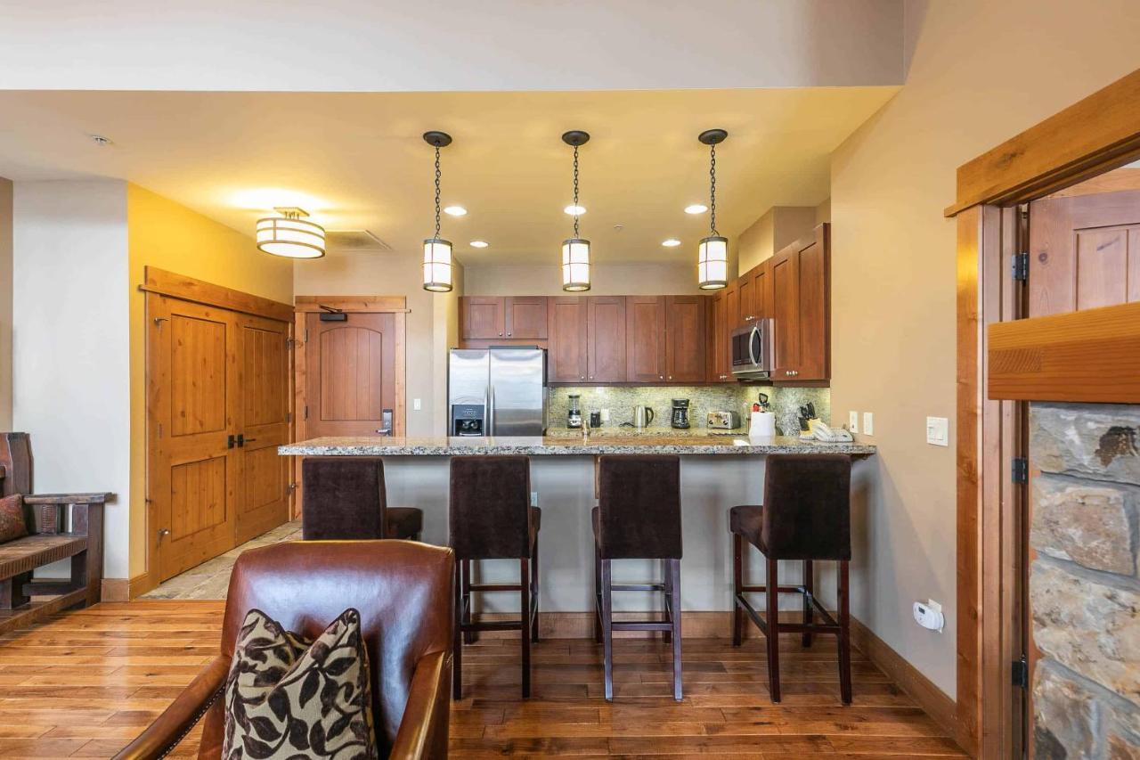 East West Hospitality At Tahoe Truckee Exterior photo