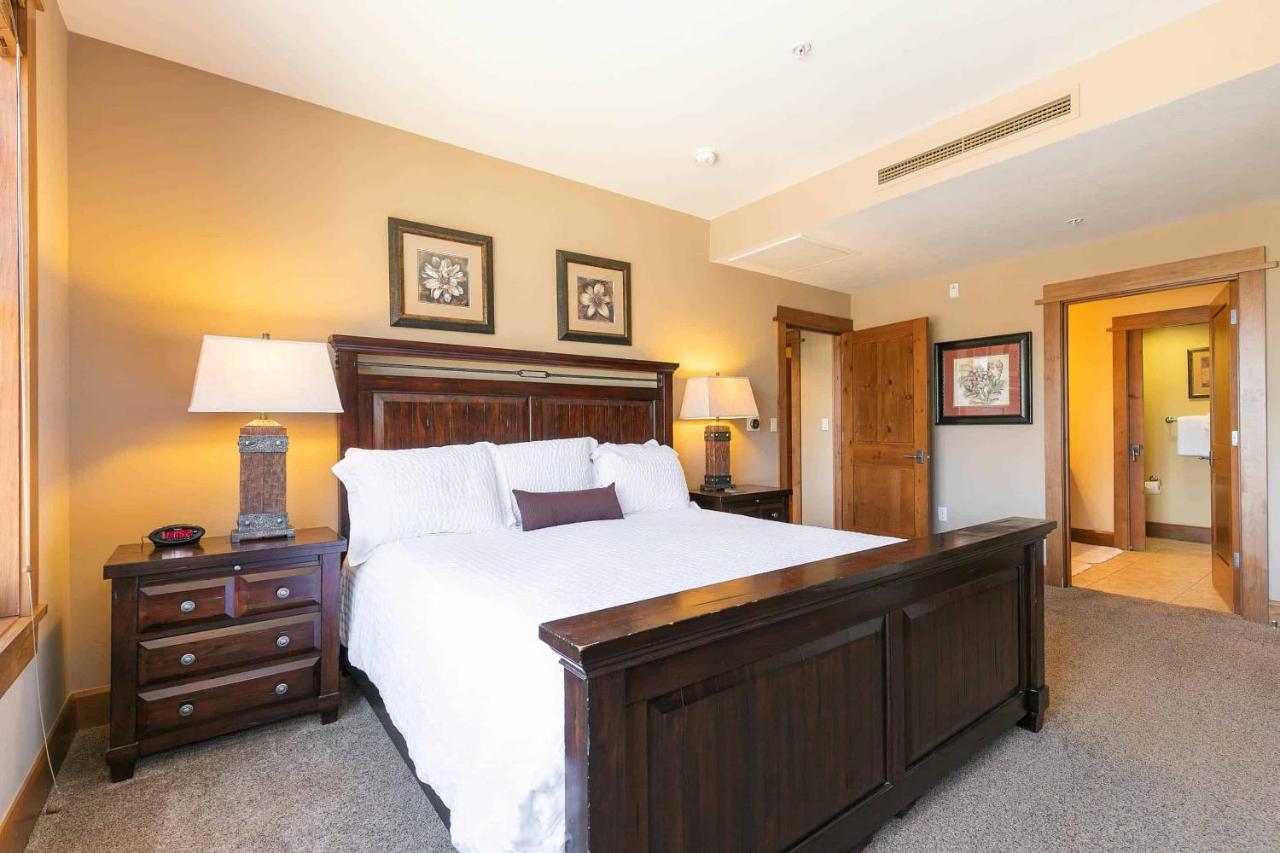 East West Hospitality At Tahoe Truckee Exterior photo