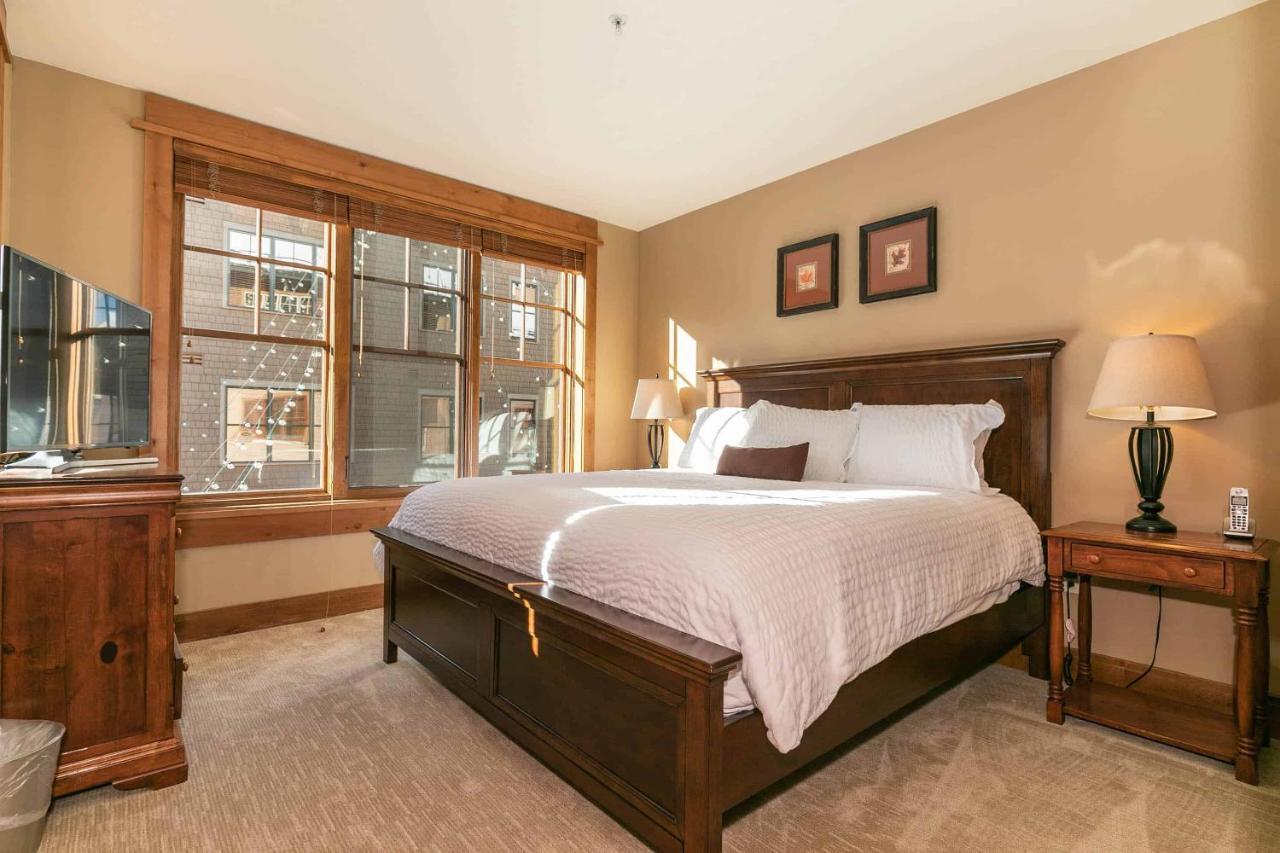 East West Hospitality At Tahoe Truckee Exterior photo