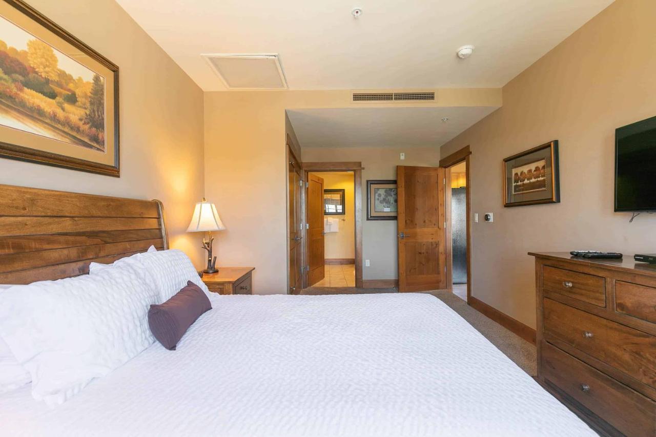 East West Hospitality At Tahoe Truckee Exterior photo